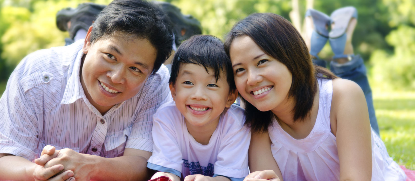 Японский отец и мама. Красивые зубы фото для сайта. Красивые улыбки фото для сайта.